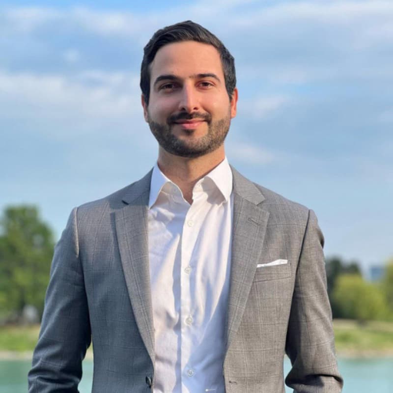 Cover Image for LinkedIn, CV & More