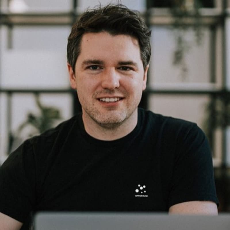 Cover Image for Scaling and Achieving Growth through Government Contracts (RedBridge Members only event)