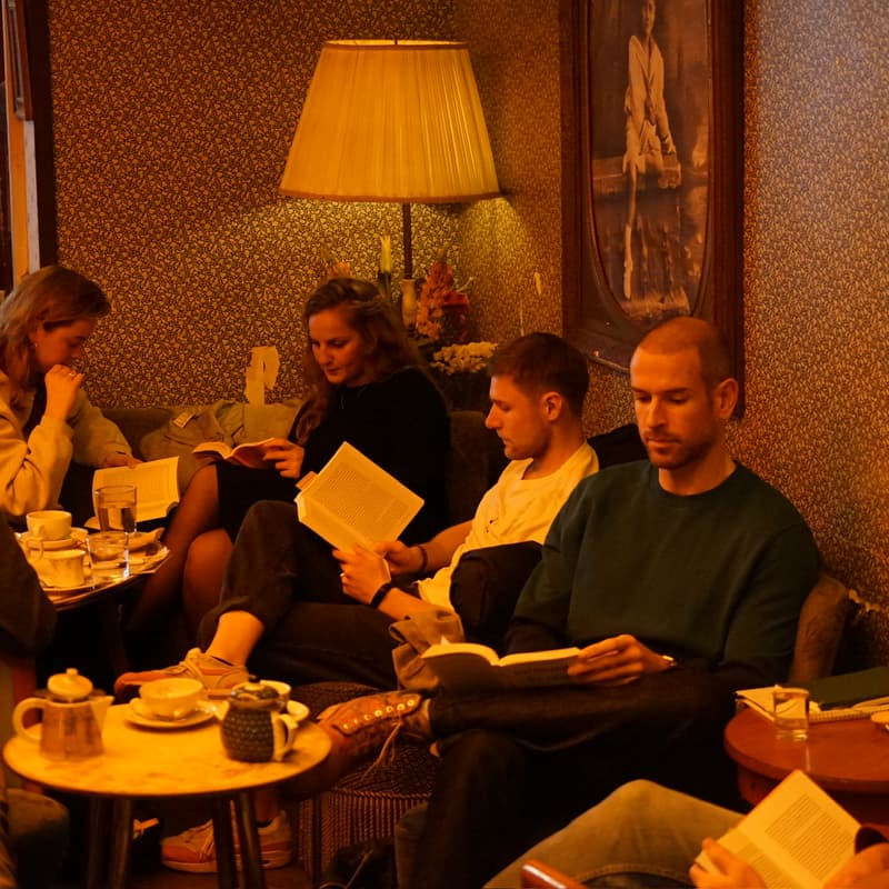 Cover Image for Offline Hangout 📵 | Café Vegardie