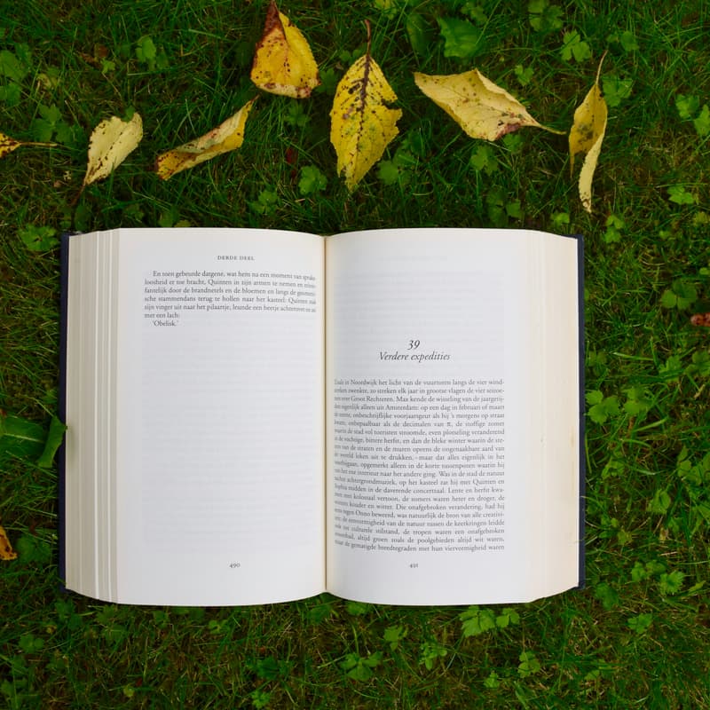 Cover Image for 📖Offline Women Read in Nature