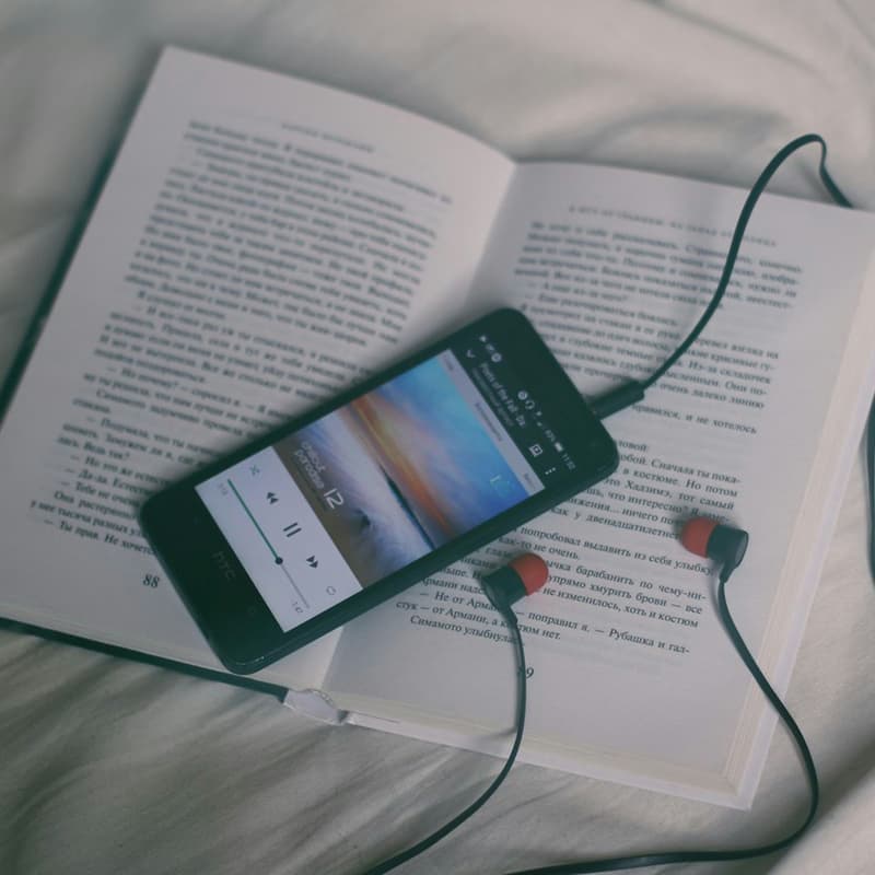 Cover Image for Audio Book Club