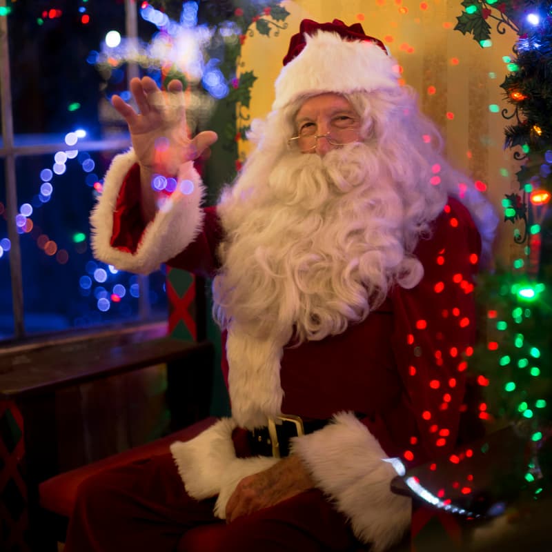 Cover Image for Breakfast & Pictures with Mr & Mrs. Claus