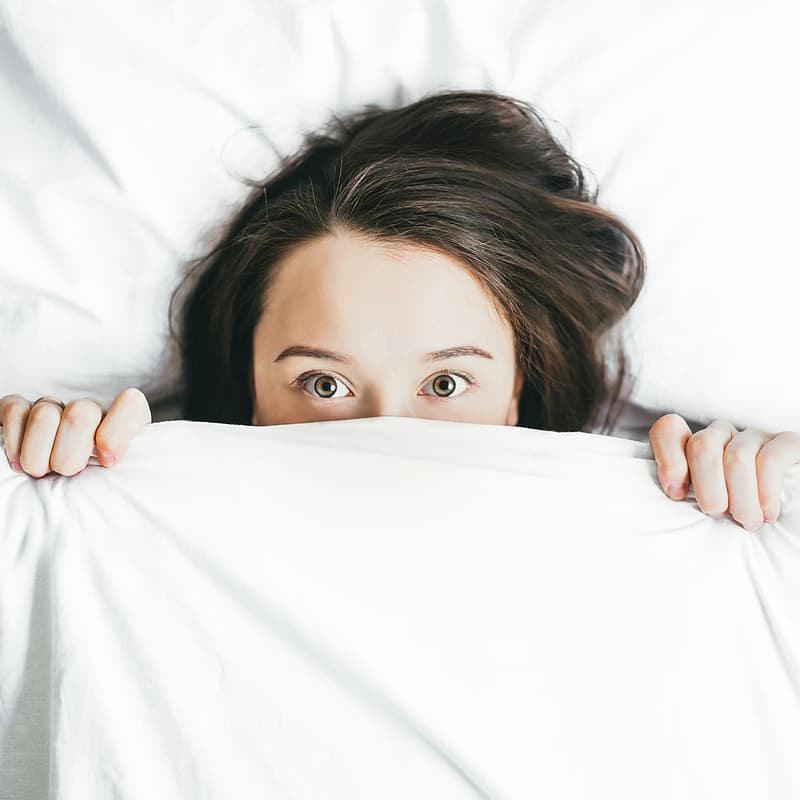 Cover Image for Tired but Wired — Cómo recuperar tu sueño, energía y rendimiento en un mundo hiperconectado