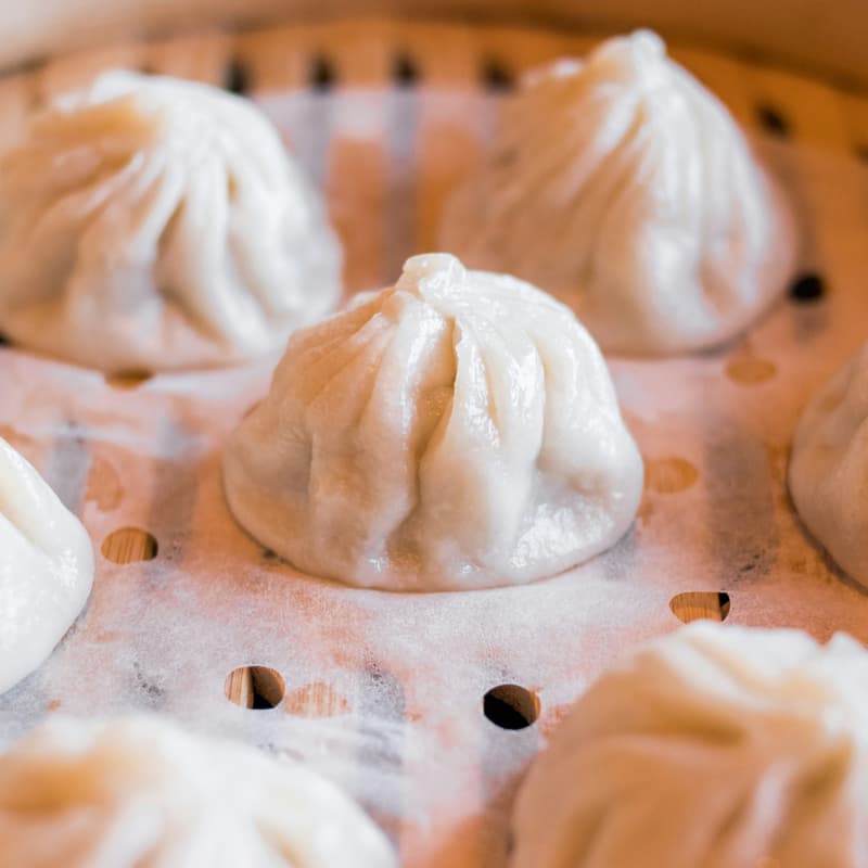 Cover Image for Chit Chat 聊聊天 Cantonese Version 广东话版 + Dim Sum 饮茶