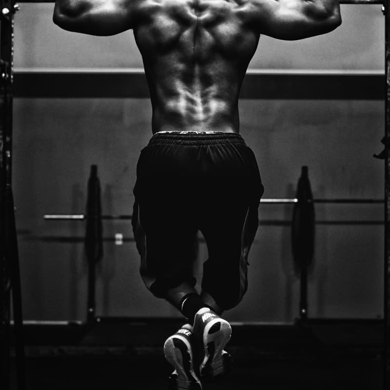 Cover Image for Calisthenics 101 - how to grow strong without lifting weights