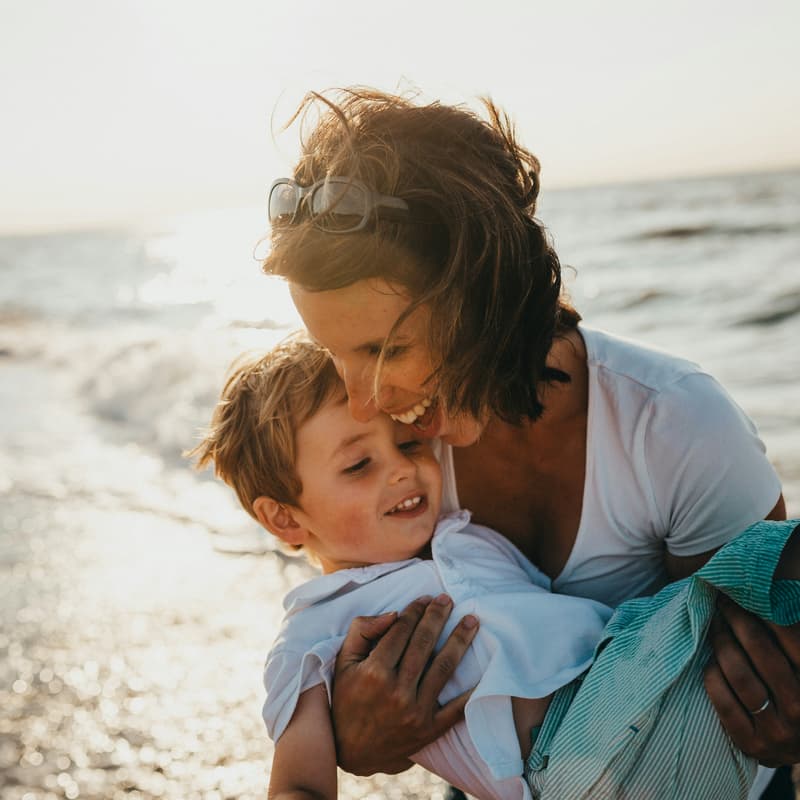 Cover Image for Raising Resilient Children in the Digital Age