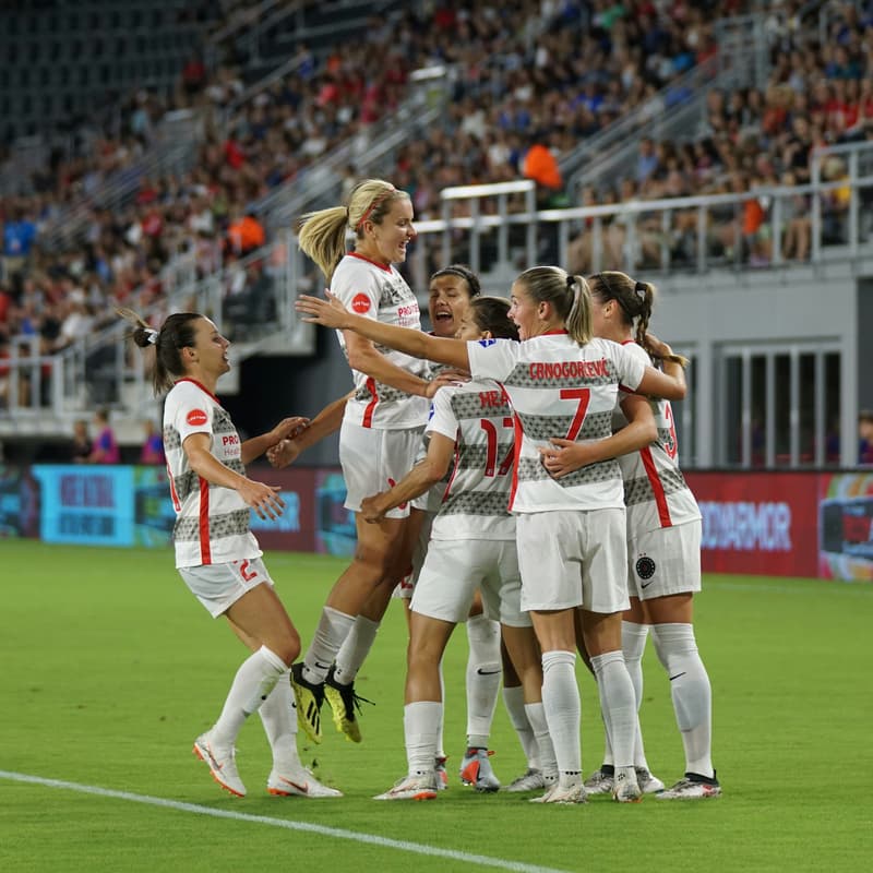 Cover Image for Women's football game: Ajax-FC Twente
