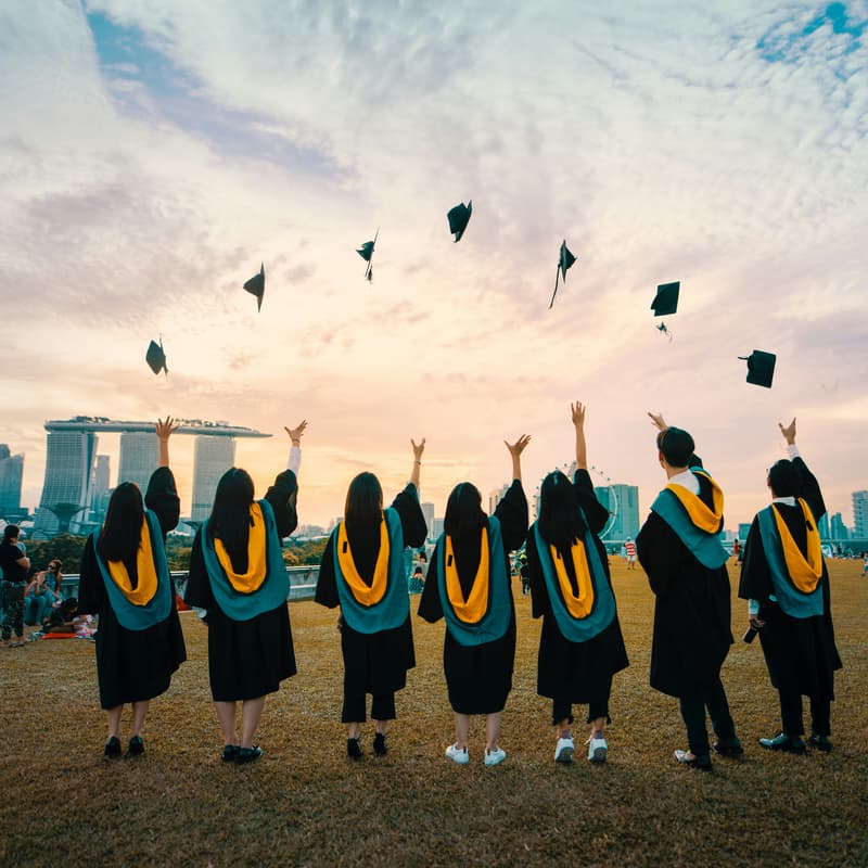 Cover Image for Your Digital Toolkit for College Applications: From Essays to Financial Aid
