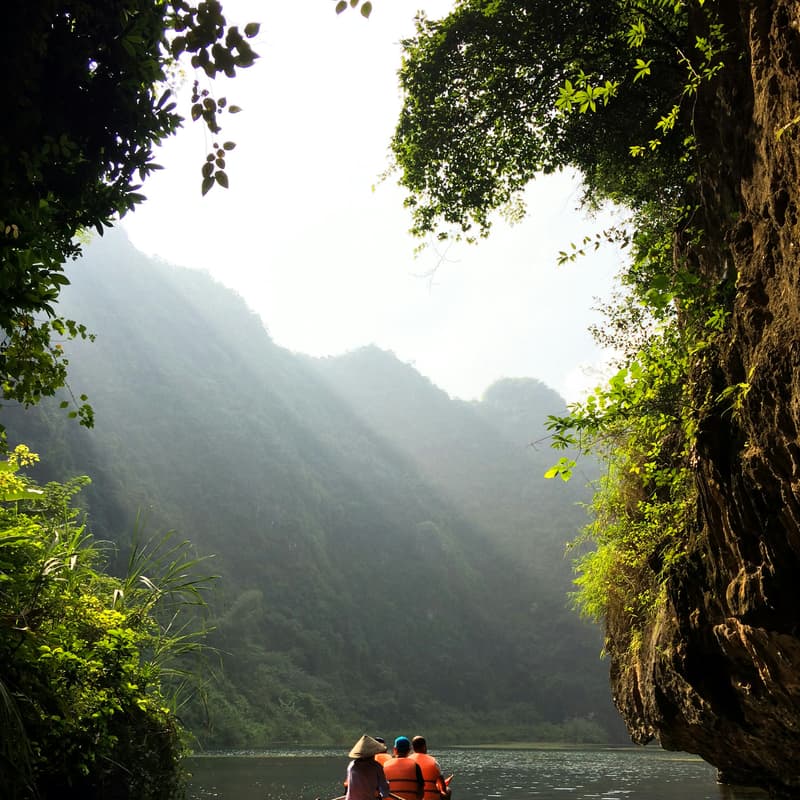 Cover Image for Global Exchange: Vietnam
