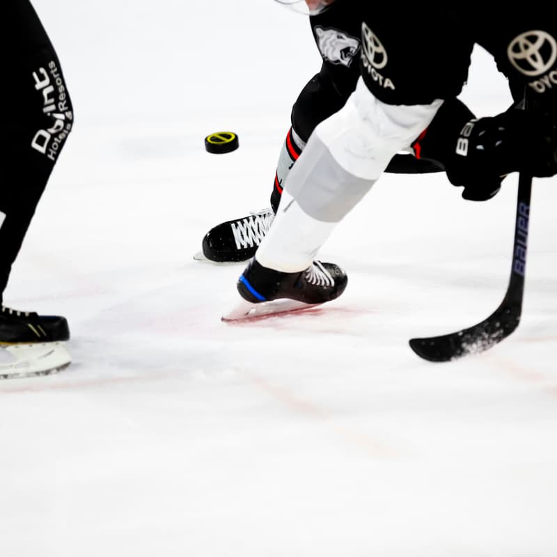 Cover Image for TBD: UNH Hockey Game