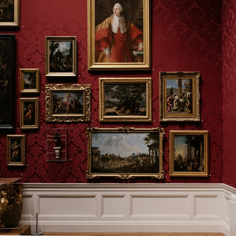 Cover Image for Alumni visit to the Met
