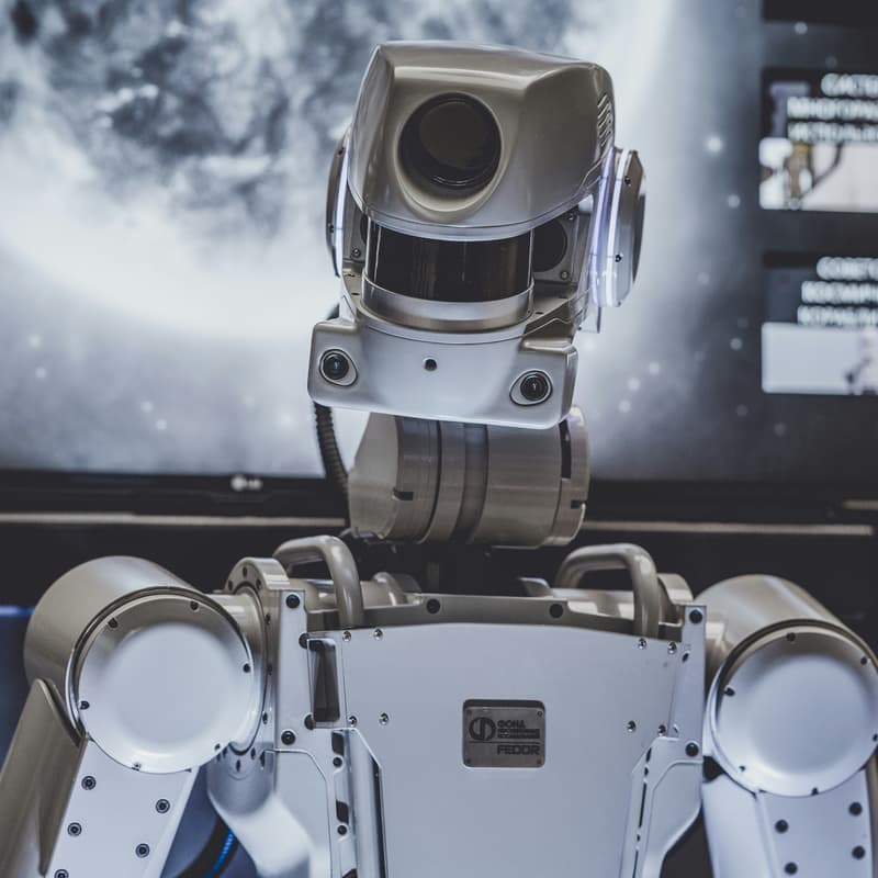 Cover Image for 🤖 The Future of Human-Robot Interaction: Lessons from Ameca