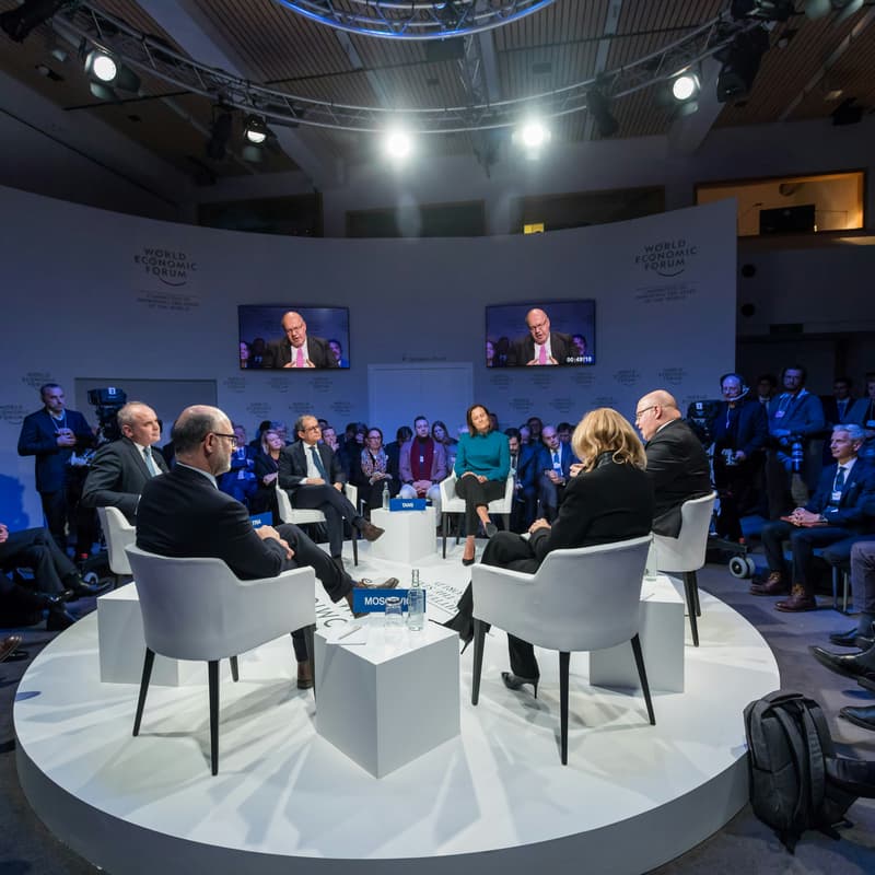 Cover Image for Debate