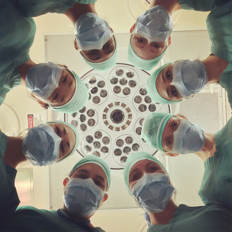 Cover Image for Rompiendo la Barrera Técnica: Negociación y Comunicación Asertiva con Personal Médico y Administrativo