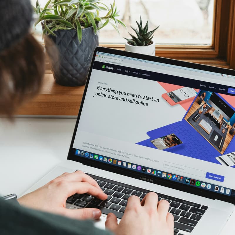 Cover Image for From Chat to Cash: How AI Turns Ecommerce Customer Support into a Sales Machine