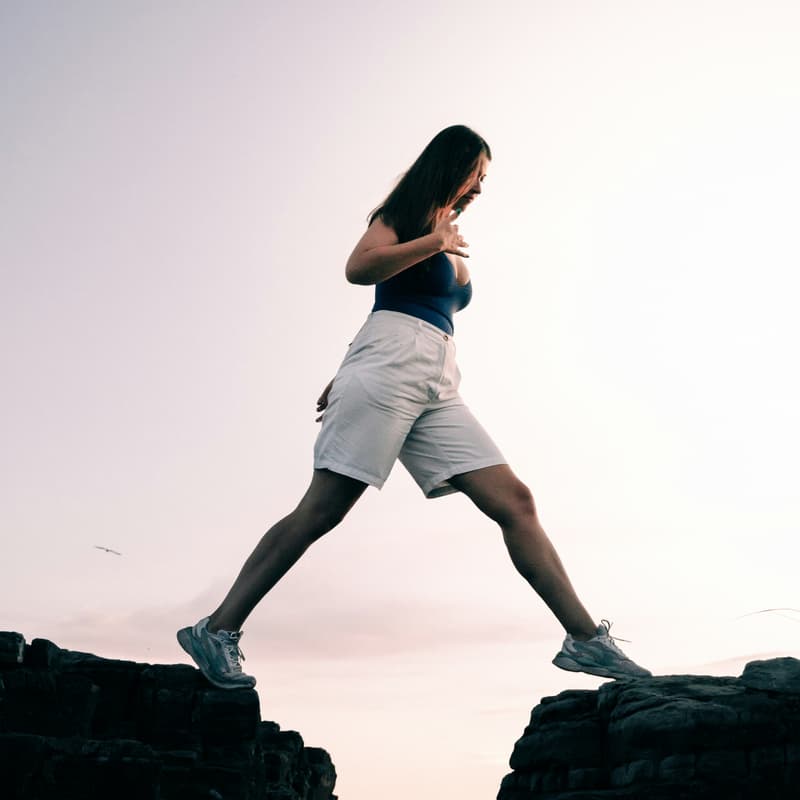 Cover Image for Mad Money Club - Taking the First Step: Becoming a Woman Who Invests