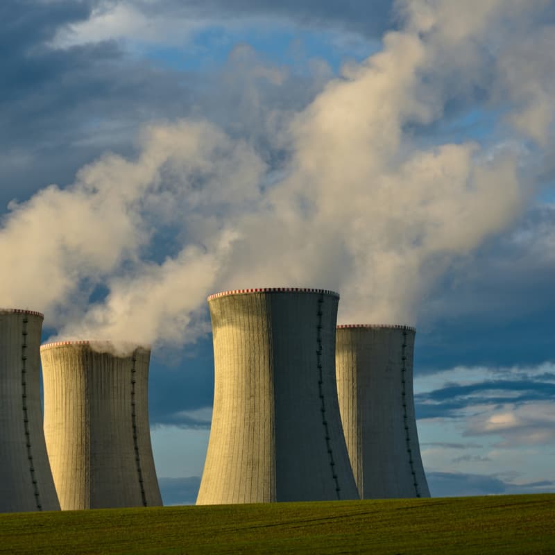 Cover Image for Should We Go Nuclear ?