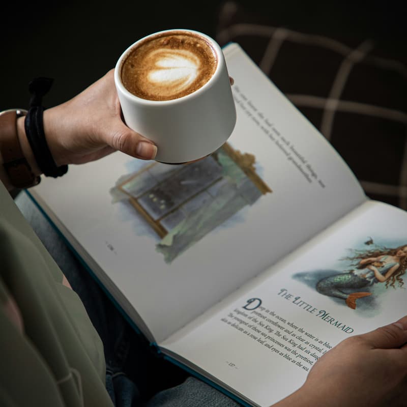 Cover Image for Read & Recharge