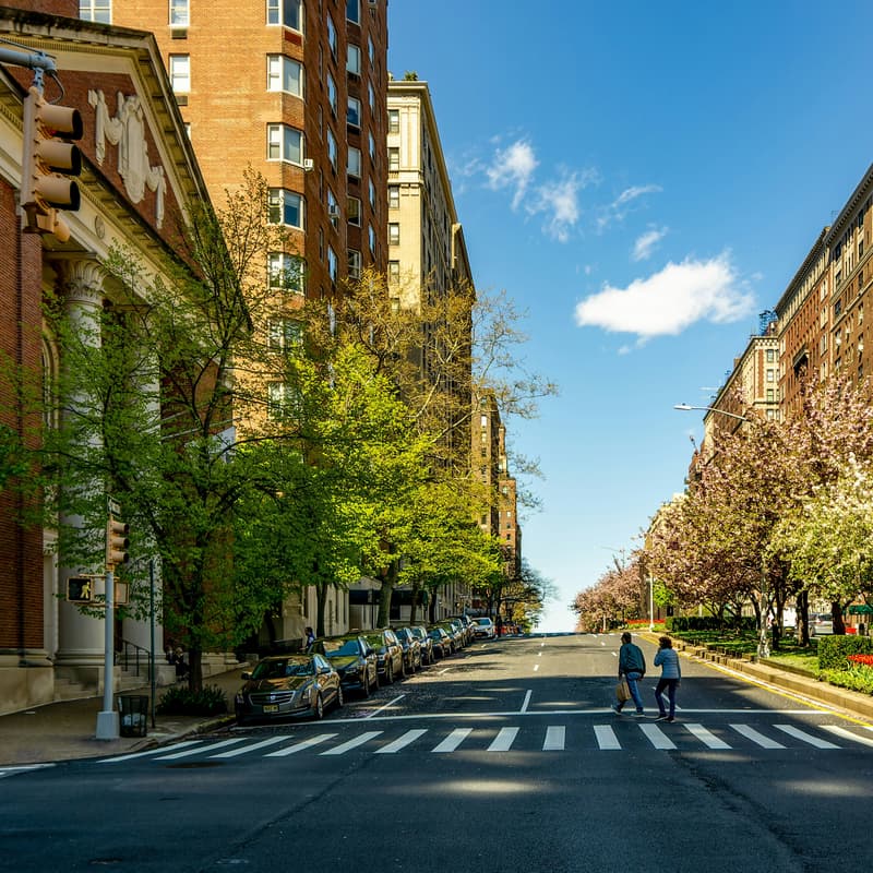 Cover Image for Manhattan Summer Streets Walk