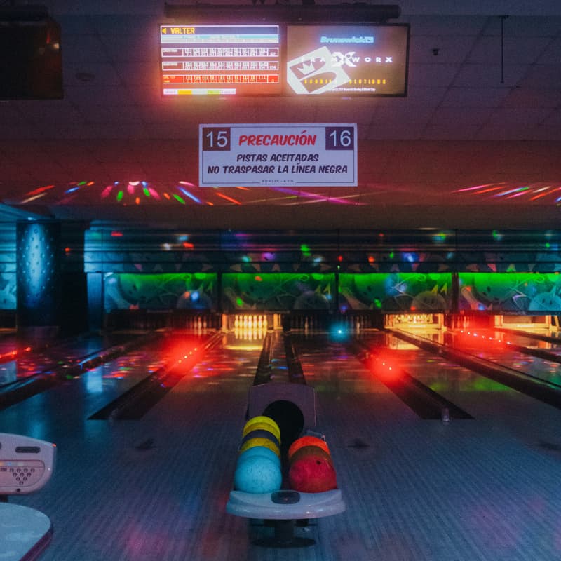 Cover Image for Bowling & Business