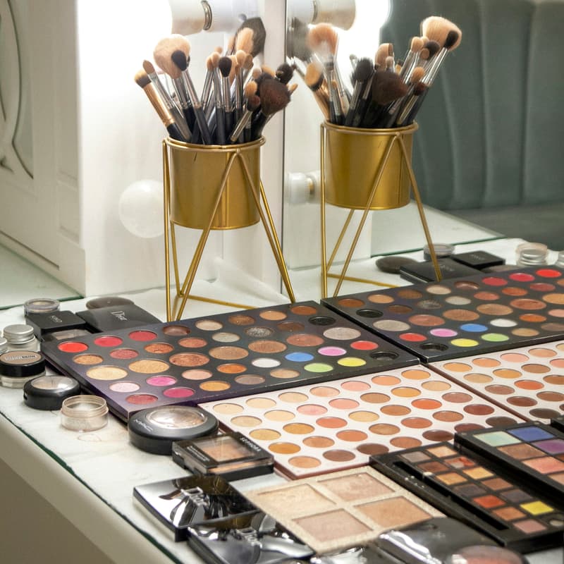 Cover Image for Introducción al maquillaje para producciones audiovisuales