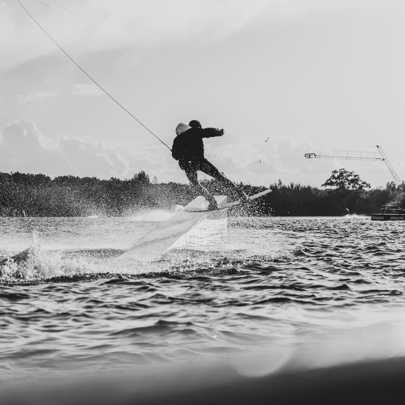 Cover Image for 🏄‍♀️ WAKE + BEACH SPORTS CASTELLDEFELS