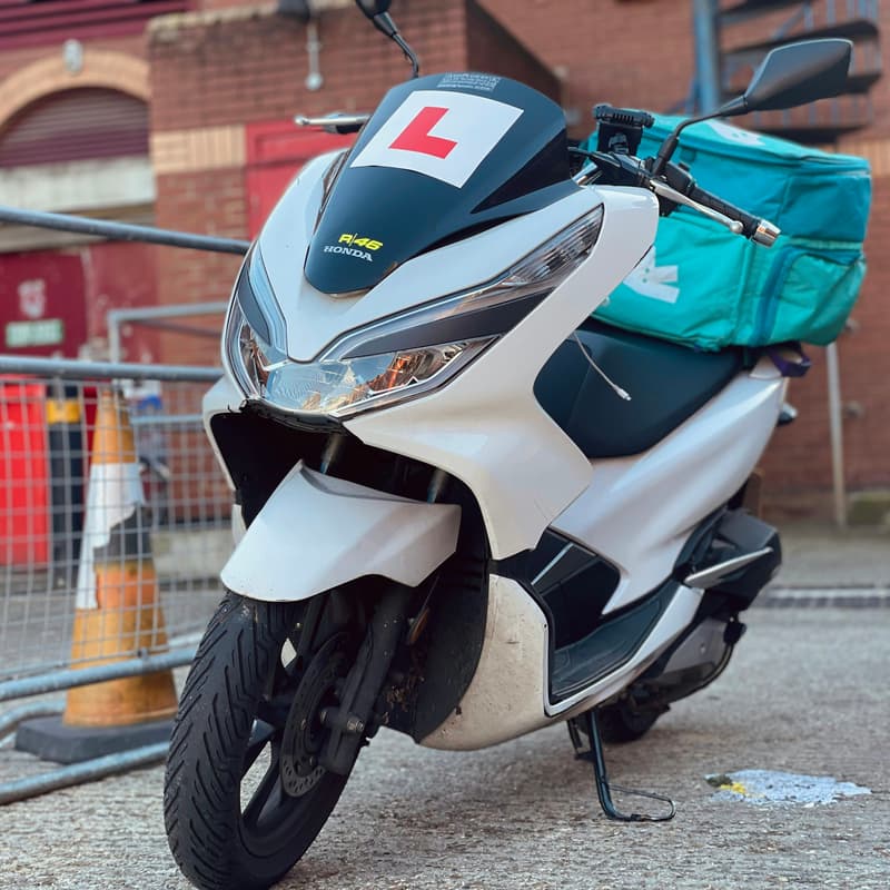 Cover Image for New tax year webinar for Deliveroo riders - by untied