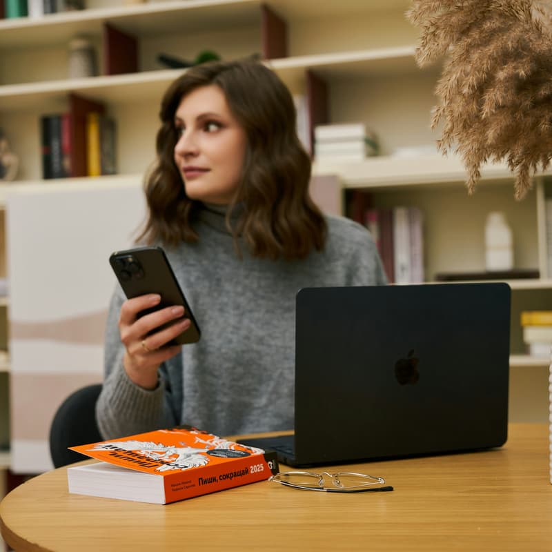Cover Image for Laptops + Coffee | Cowork Tuesday @Ona Llibres