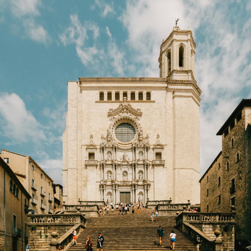 Cover Image for Meet the beautiful town of Girona.