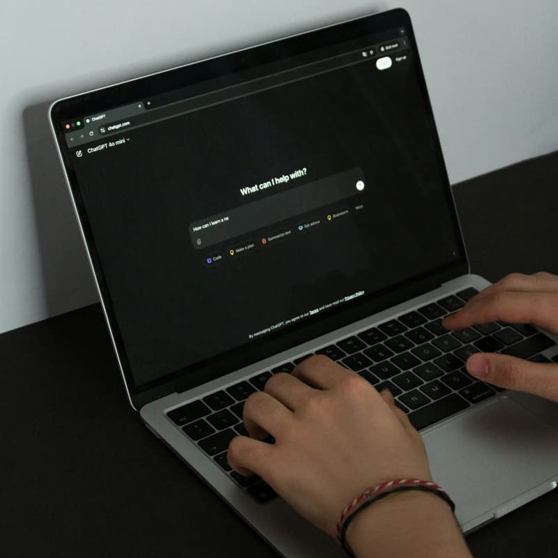 Cover Image for How to use system prompts to improve your AI Responses
