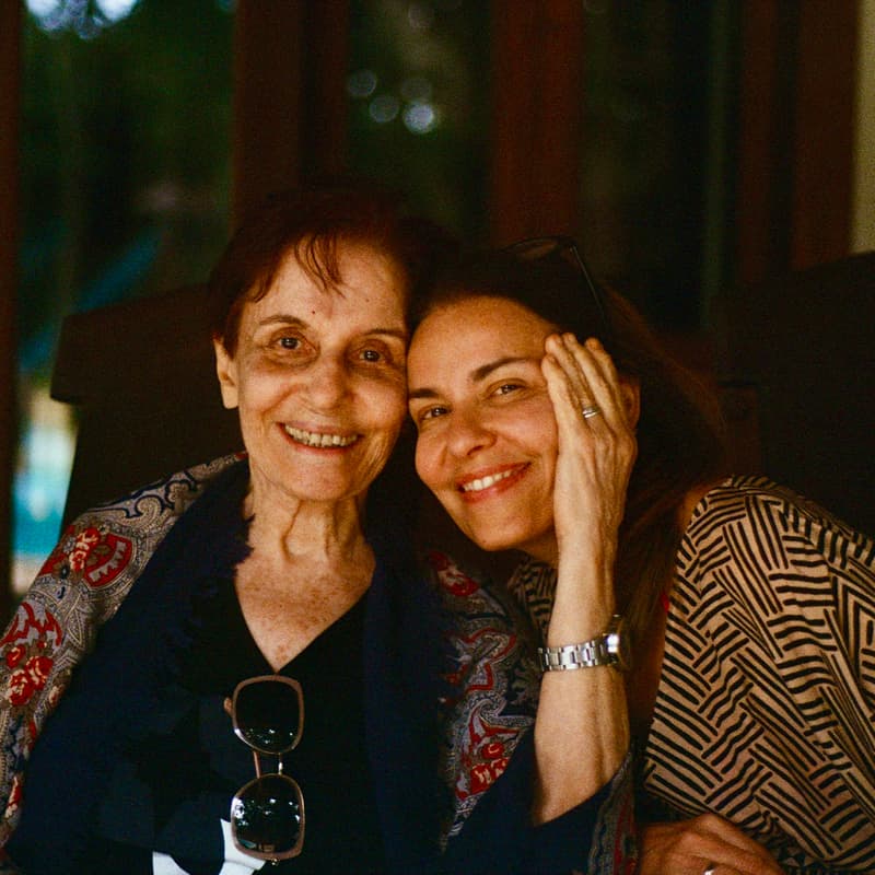 Cover Image for You're Not Alone: A Dementia Caregivers Circle