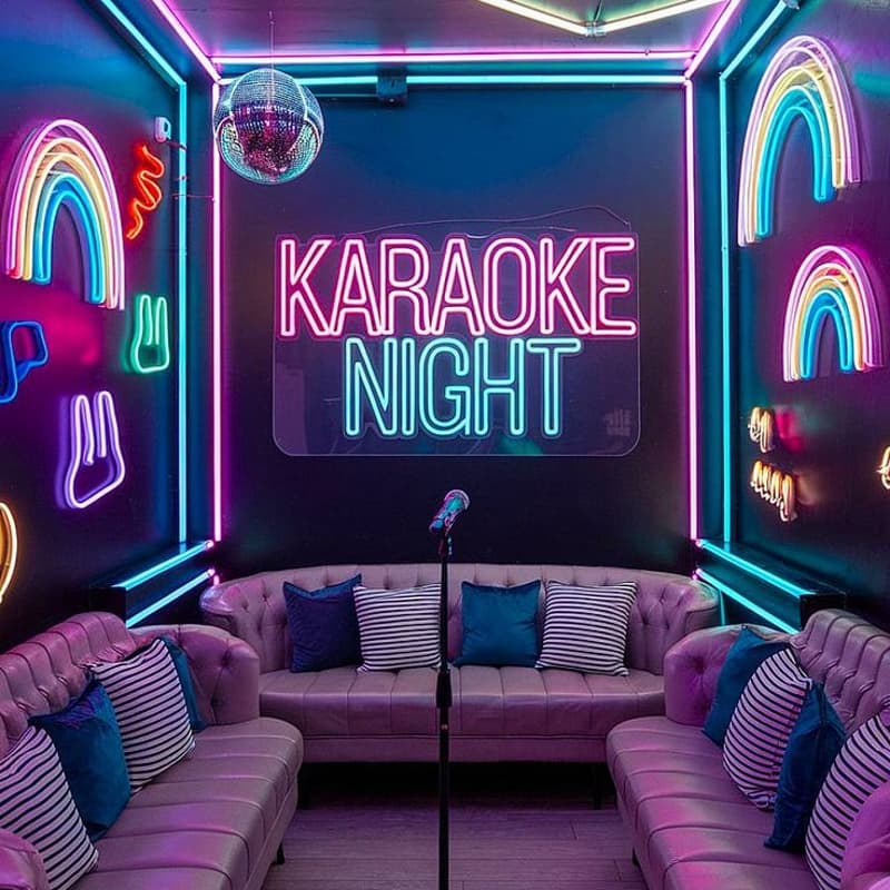 Cover Image for Martes de Karaoke y Buenas Vibras 🎤✨ (Edición: ¡Cada quien paga lo suyo!)