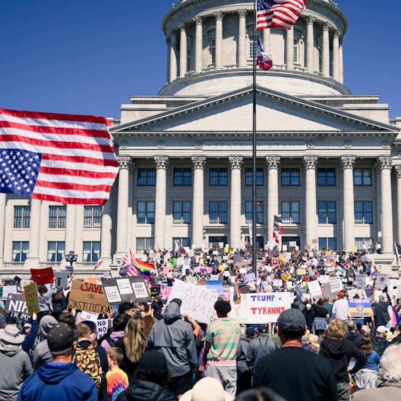 Cover Image for A Tradition of Dissent: Protest and Pluralism in America