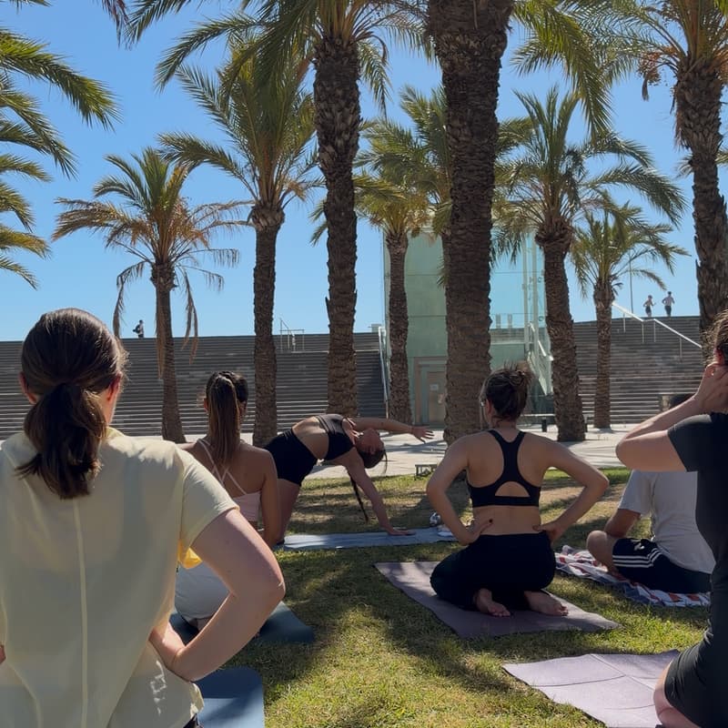 Cover Image for Sunday Yoga Flow (Beach & Bagels)