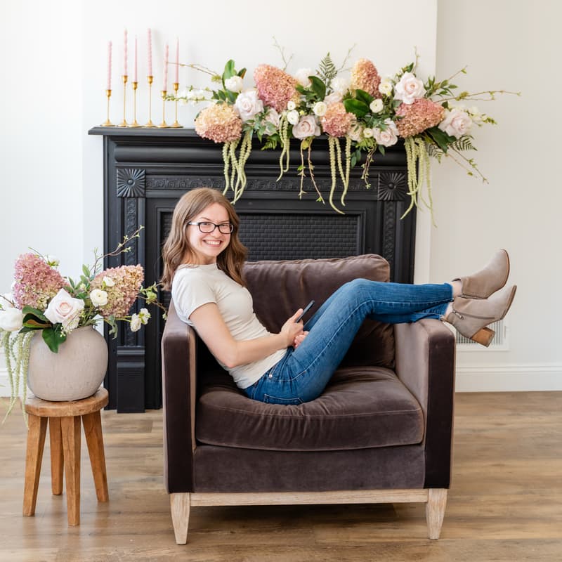 Cover Image for The 3 Posts That Turn Followers Into Clients
