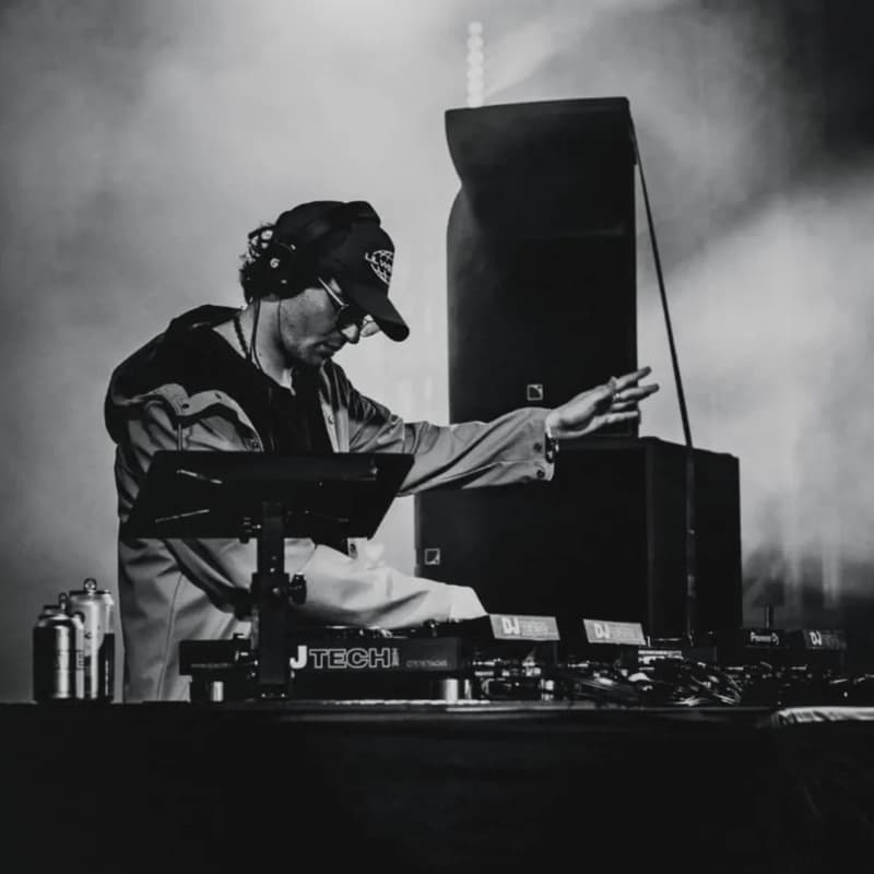 Cover Image for Heft TRANSMISSION Session: Villager Listening Experience