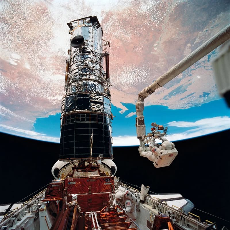 Cover Image for From the Space Shuttle to Mars: Astronaut Jeffrey Hoffman on Technology When Failure Isn’t an Option