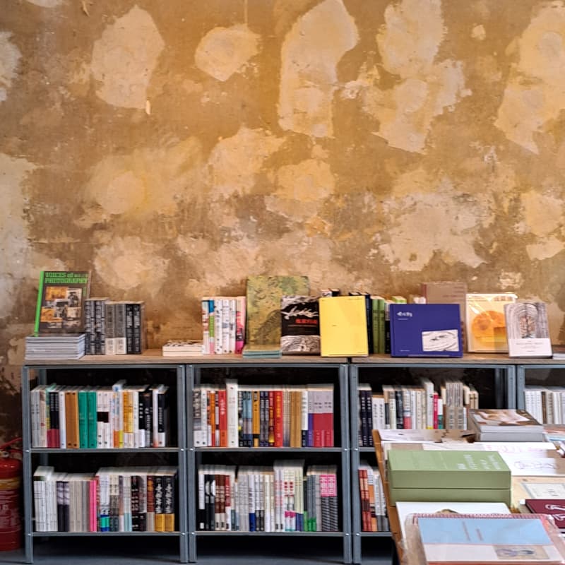 Cover Image for Dialogue with encounters: how to build a cultural space