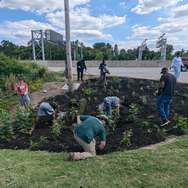 Cover Image for Lower Price Hill Pollinator Tour and Demonstration with Groundwork Ohio River Valley