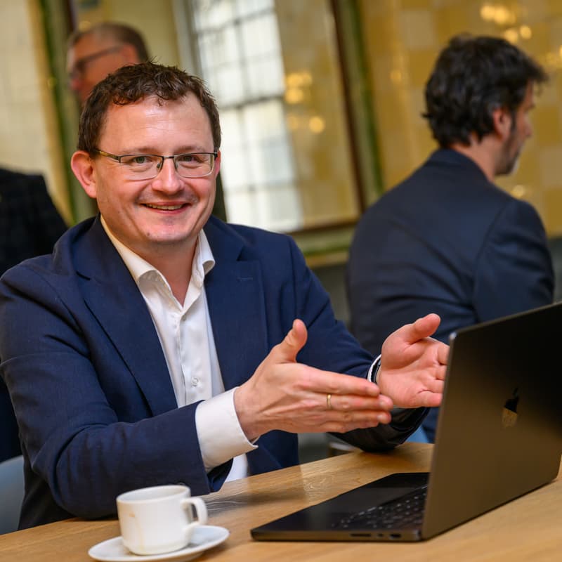 Cover Image for Winning Business in London: Why Relationships are the key to success