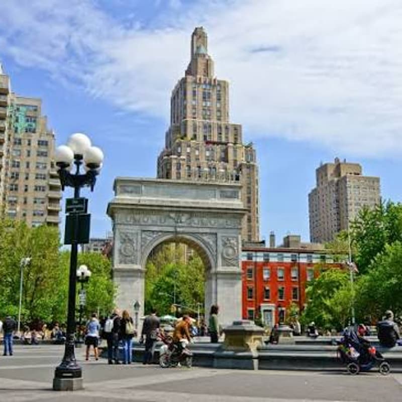 Cover Image for Creative Women Walk: Washington Square Park to the Waterfront