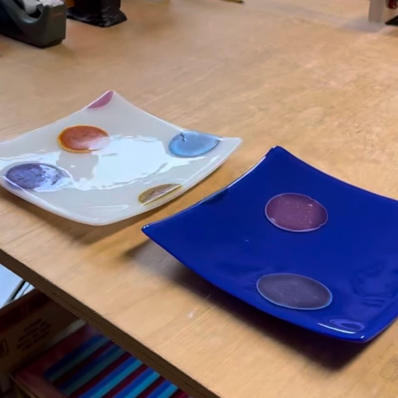 Cover Image for fusible glass: plate assemblage