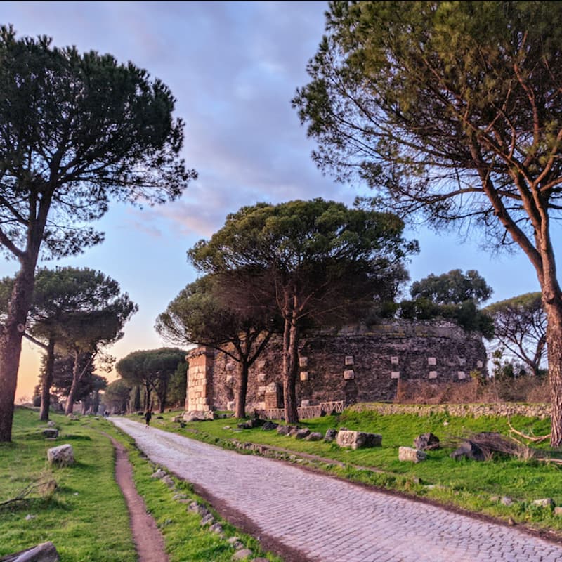 Cover Image for Urban Hike: Walk the Appian Way