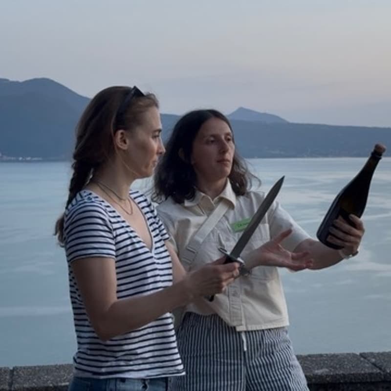 Cover Image for Sabering Sparkling Wine Session (Training & Fondue)