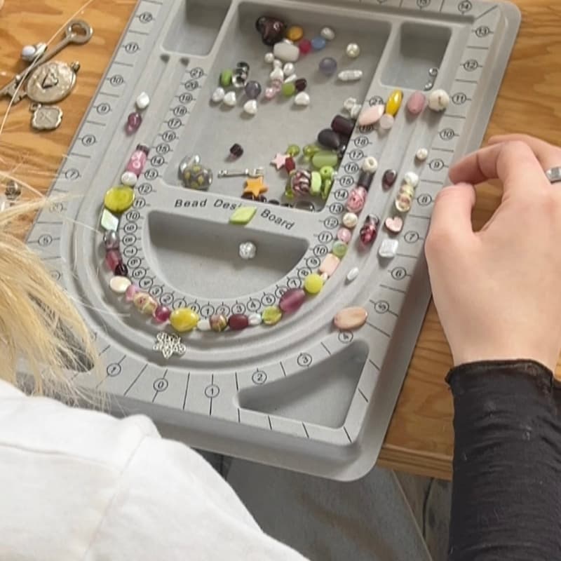 Cover Image for Vintage Beaded Jewelry Making