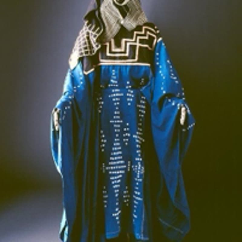 Cover Image for جولة فنية: تاريخ الأزياء السعودية