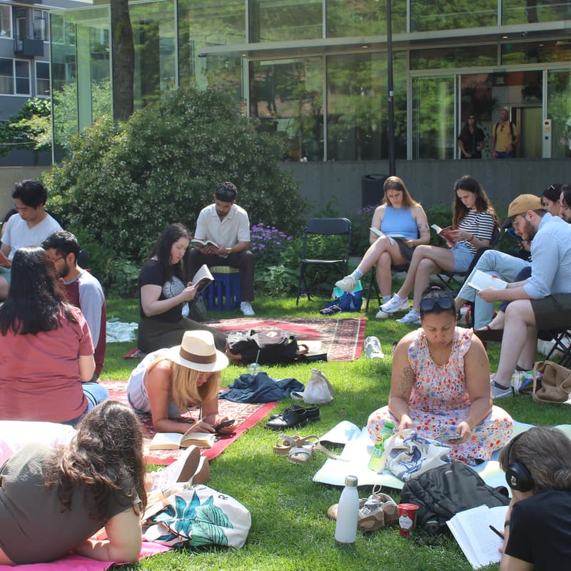 Cover Image for Bookclub 010 X Stadspodium present: Silent Summer Reading📚😎