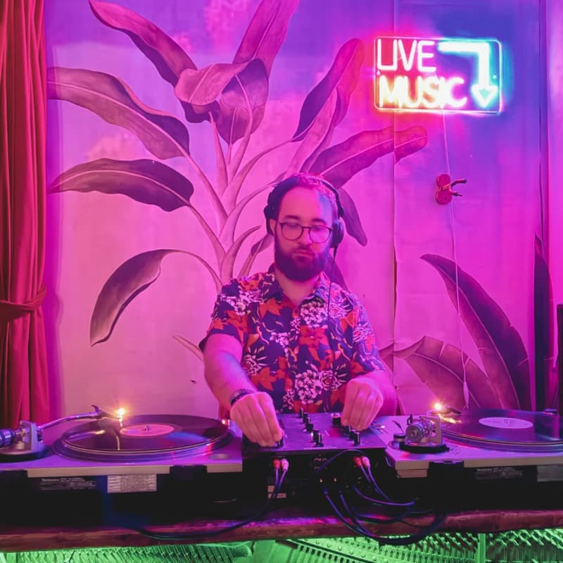 Cover Image for DJ Hemper