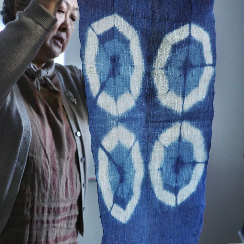 Cover Image for Make Your Own Indigo Scarf · Tea & Tie-Dye