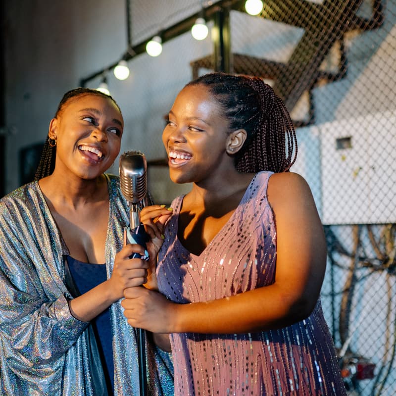 Cover Image for Pitch & Stitch - Karaoké et Networking entre entrepreneures